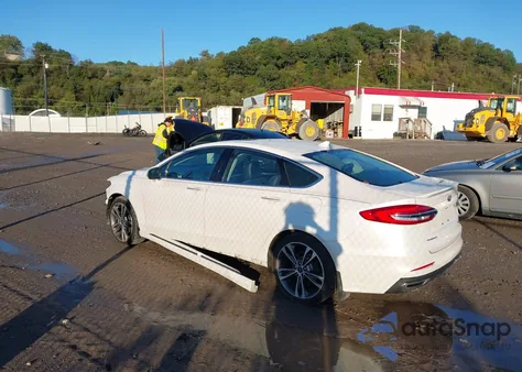 2020 Ford Fusion Titanium z USA, uszkodzony, nr VIN 3FA6P0K93LR123819